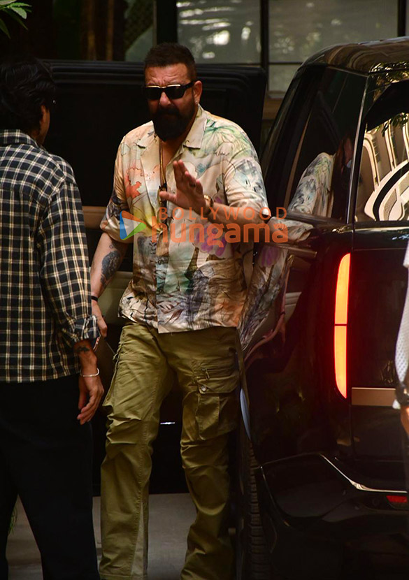 photos sanjay dutt snapped in juhu 3