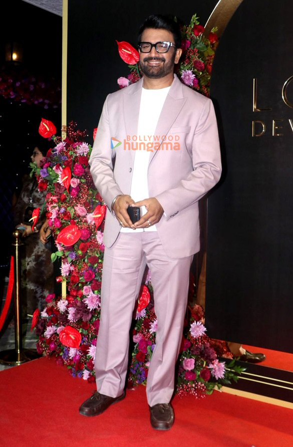 photos shriya saran elli avrram richa chadha and others attend anand pandits birthday bash 19