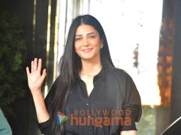 Photos: Shruti Haasan snapped in Andheri