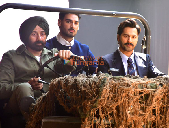 photos sunny deol varun dhawan ahan shetty and others grace the trailer launch of border 2 320 2