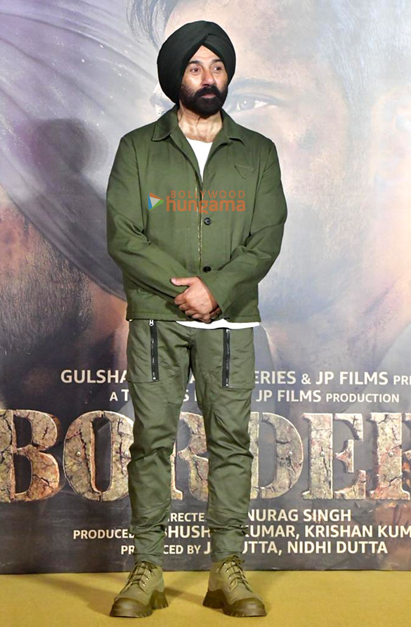 photos sunny deol varun dhawan ahan shetty and others grace the trailer launch of border 2 320 9