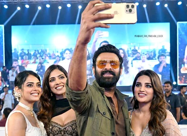 राम गोपाल वर्मा ने शिवाजी पर निशाना साधा, अपमानजनक कपड़ों पर टिप्पणी के बाद मालविका मोहनन, निधि अग्रवाल और रिद्धि कुमार का समर्थन किया: "उन्होंने वही पहना जो वे चाहते थे"