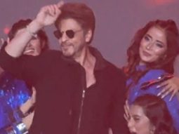 Shah Rukh Khan blessing the stage with his performance