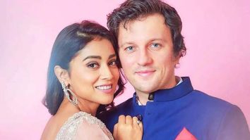Shriya Saran reminisces about her early romance with her husband Andrei Koscheev while hosting Farah Khan at her Mumbai home