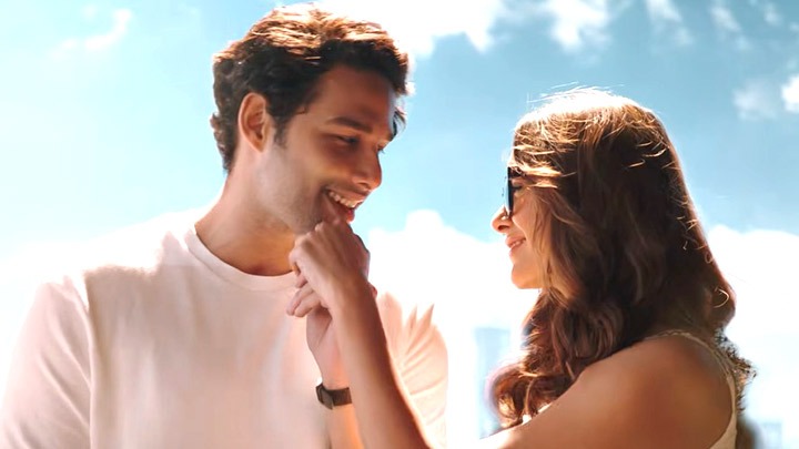 Aasma Aasma | Do Deewane Seher Mein | Siddhant Chaturvedi, Mrunal Thakur Aasma Aasma | Do Deewane Seher Mein | Siddhant Chaturvedi, Mrunal Thakur