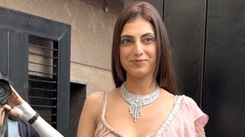 Farhana Bhatt slays in a glamorous pink saree