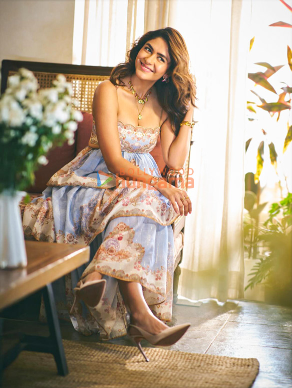 mrunal thakur 2600 4