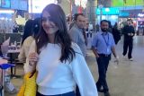 Mrunal Thakur papped with her sister at the airport