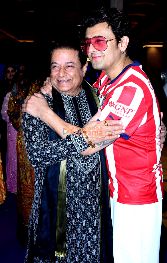 photos javed akhtar shabana azmi sonu nigam shankar mahadevan shaan and others grace goongoonalos launch of 100 songs 20
