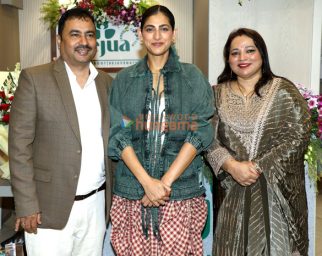 Photos: Kubbra Sait, Mickey Mehta & Ekta Jain attended Rejua Energy Center launched by Acupuncturist Santosh Pandey
