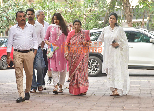 photos mouni roy ankita lokhande and others snapped at arjun bijlanis father sudarshan bijlanis prayer meet 15