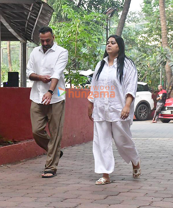 photos mouni roy ankita lokhande and others snapped at arjun bijlanis father sudarshan bijlanis prayer meet 5