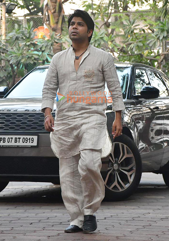 photos mouni roy ankita lokhande and others snapped at arjun bijlanis father sudarshan bijlanis prayer meet 8