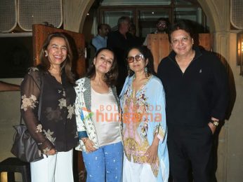 Photos: Neena Gupta, Soni Razdan, Shashi Ranjan and Anu Ranjan snapped in Bandra Photos: Neena Gupta, Soni Razdan, Shashi Ranjan and Anu Ranjan snapped in Bandra