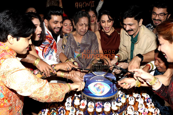 photos nyra banerjee shiv thakare smita gondkar and others snapped at the annual bigg boss marathi bash 1