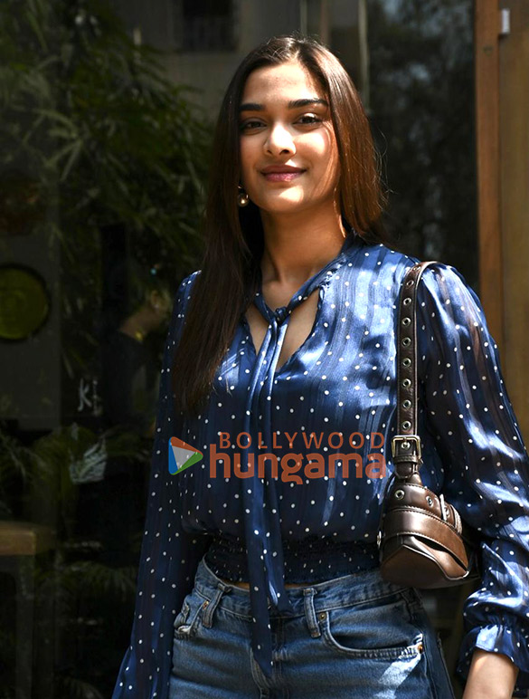 photos saiee manjrekar spotted outside a restaurant in bandra 2