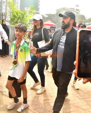 Photos: Shilpa Shetty snapped with family in Juhu