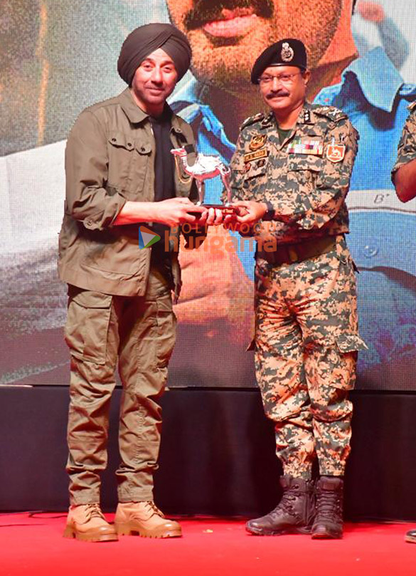 photos sunny deol varun dhawan ahan shetty and others grace ghar kab aaoge song launch from film border 2 3