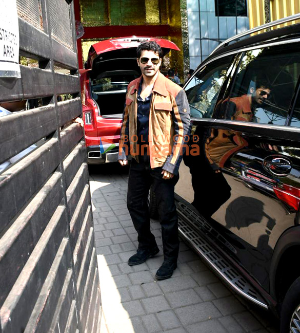 photos sunny deol varun dhawan ahan shetty and the team of border 2 snapped at kalina airport 1
