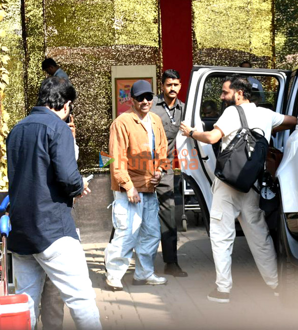 photos sunny deol varun dhawan ahan shetty and the team of border 2 snapped at kalina airport 7