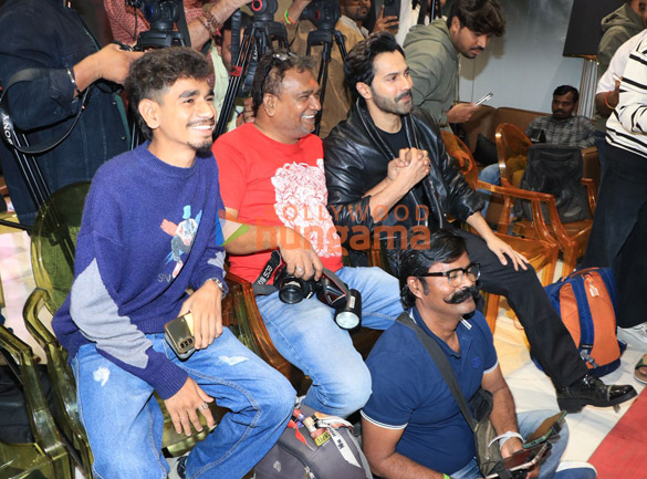 photos sunny deol varun dhawan bhushan kumar and others grace the success bash of border 2 11152 14