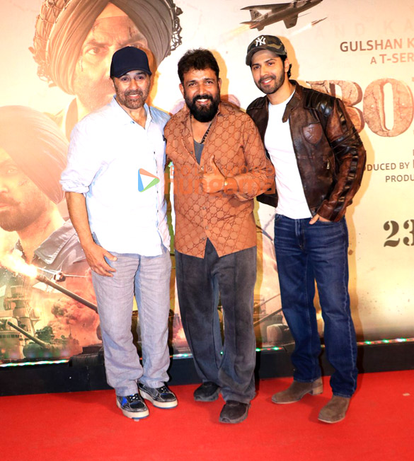 photos sunny deol varun dhawan suniel shetty sonam bajwa and others grace the premiere of border 2 10288 19