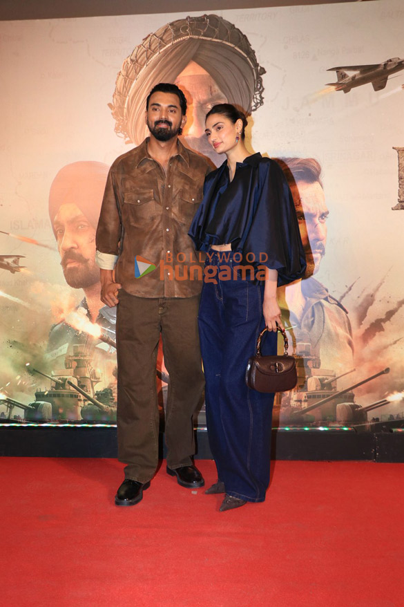 photos sunny deol varun dhawan suniel shetty sonam bajwa and others grace the premiere of border 2 255 5