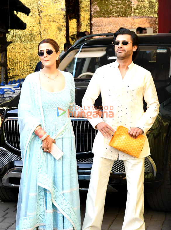 photos yash kriti sanon nupur sanon and others snapped at kalina airport 1