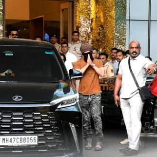 Photos: Yash, Kriti Sanon, Nupur Sanon and others snapped at Kalina airport