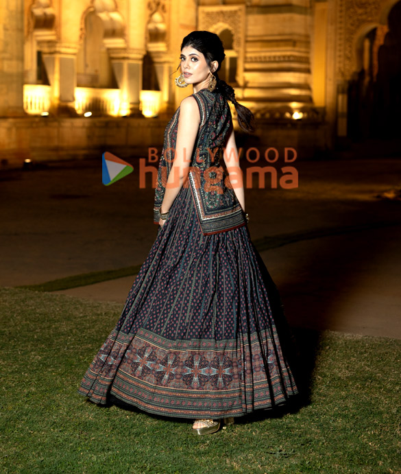 sanjana sanghi 10 7