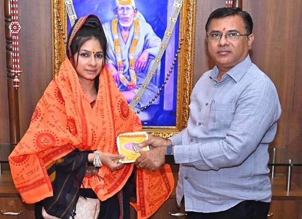 Tanishaa Mukerji visits Shirdi Sai Baba Temple in 2026 and shares spiritual photos from her divine darshan.