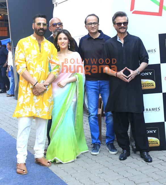 photos akshay kumar anil kapoor radhika madan and saurabh shukla snapped on the sets of wheel of fortune 1