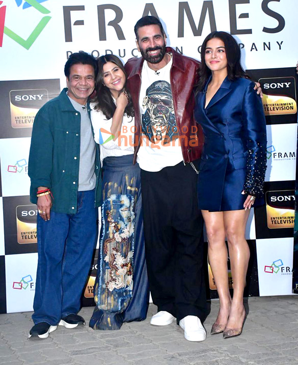 photos akshay kumar wamiqa gabbi rajpal yadav and ektaa r kapoor snapped promoting bhooth bangla on the sets of wheel of fortune 2