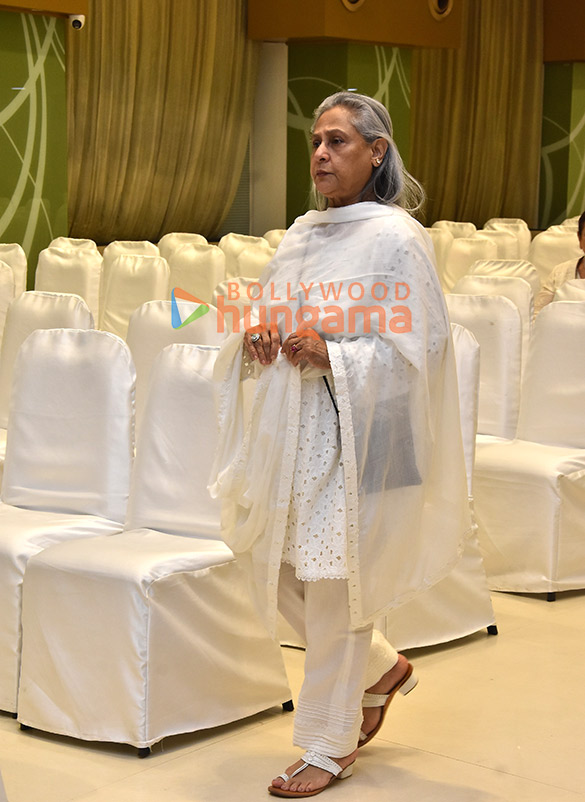 photos hema malini anu malik poonam dhillon and others attend the prayer meet of late shri anand sagar 2 2