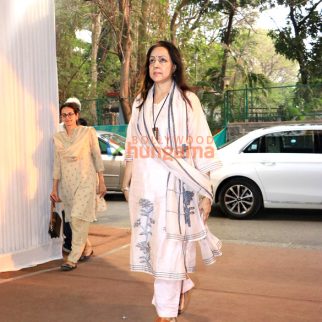 Photos: Hema Malini, Anu Malik, Poonam Dhillon and others attend the prayer meet of late Shri Anand Sagar