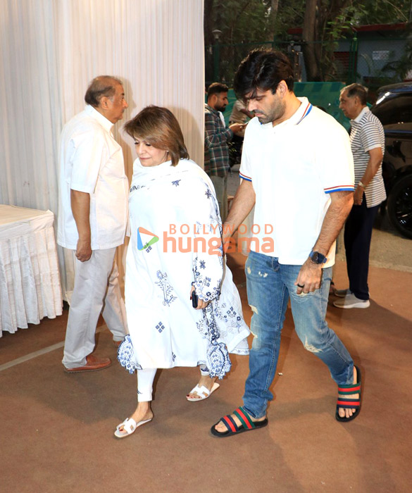 photos hema malini anu malik poonam dhillon and others attend the prayer meet of late shri anand sagar 8