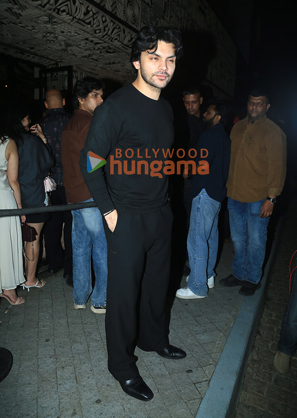 photos janhvi kapoor jacqueline fernandez badshah and others snapped at veer pahariyas birthday bash 26
