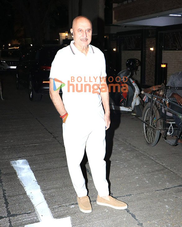 photos kareena kapoor khan arjun kapoor khushi kapoor and others grace sonam kapoor ahujas baby shower ceremony 19