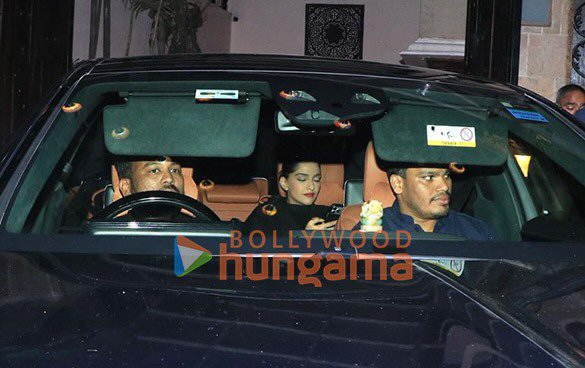 photos kareena kapoor khan arjun kapoor khushi kapoor and others grace sonam kapoor ahujas baby shower ceremony 2