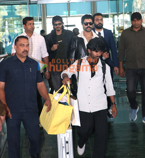 photos rashmika mandanna and vijay deverakonda spotted at udaipur airport 6