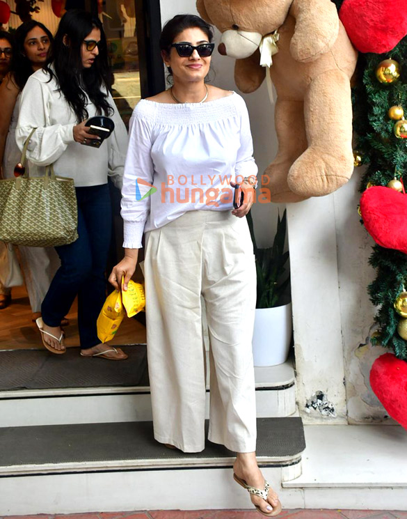 photos raveena tandon snapped in juhu 2