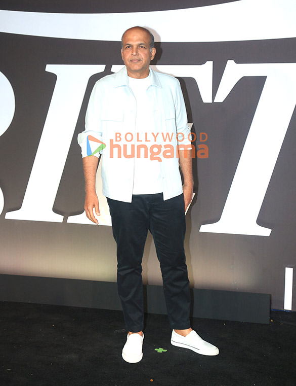 photos salman khan akshay kumar twinkle khanna nimrat kaur and others grace the launch of variety magazine 13