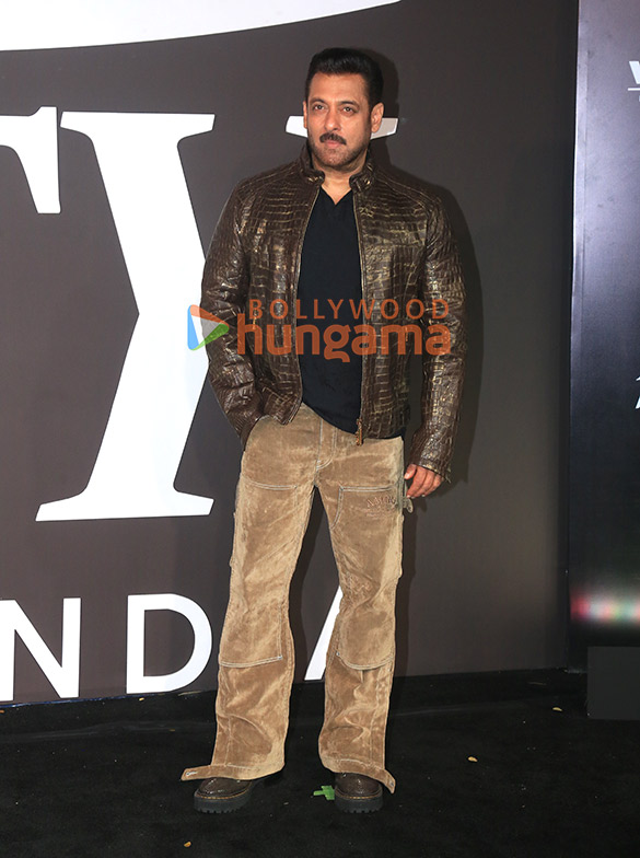 photos salman khan akshay kumar twinkle khanna nimrat kaur and others grace the launch of variety magazine 33