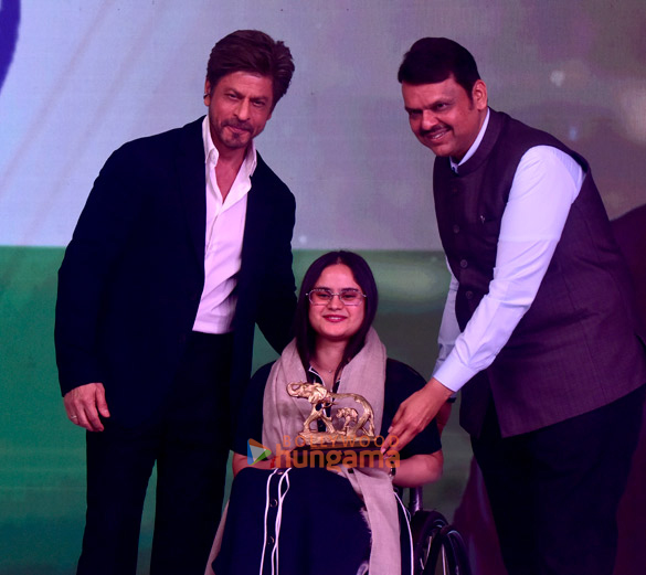 photos shah rukh khan ishaan khatter and vishal jethwa snapped at abp networks ideas of india 2026 3