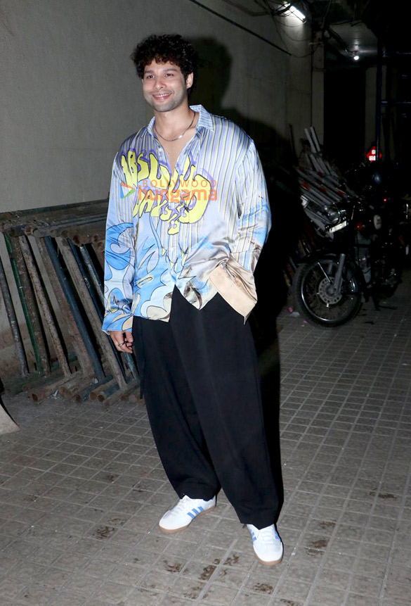 photos siddhant chaturvedi mrunal thakur and sandeepa dhar snapped at the screening of their film do deewane seher mein 5