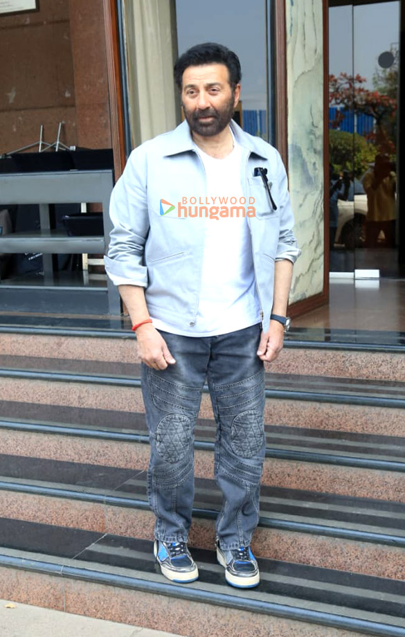 photos sunny deol varun dhawan ahan shetty and others attend the success press conference of border 2 3