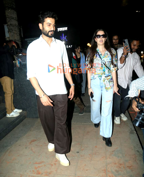 photos sunny kaushal and isabelle kaif snapped in bandra 4 4
