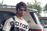 Romeo spotted at the airport! Shahid Kapoor