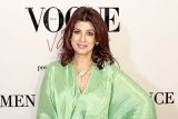 Twinkle Khanna pose for media