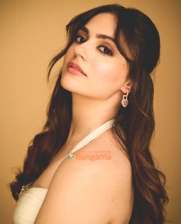 Celeb Photos Of Aneet Padda